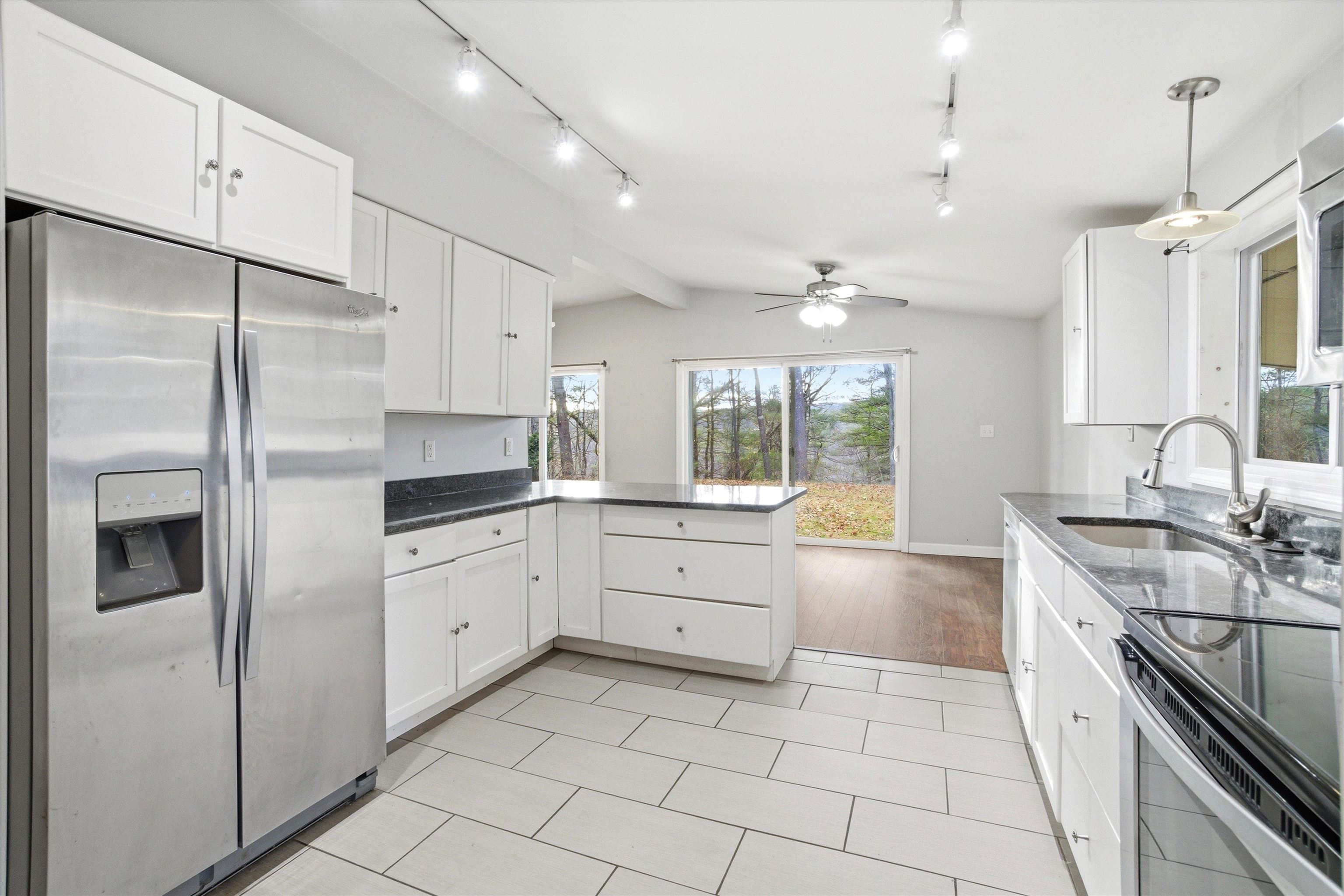 2 Memory Lane Hooksett, NH 03106 - Photo 5 of 26