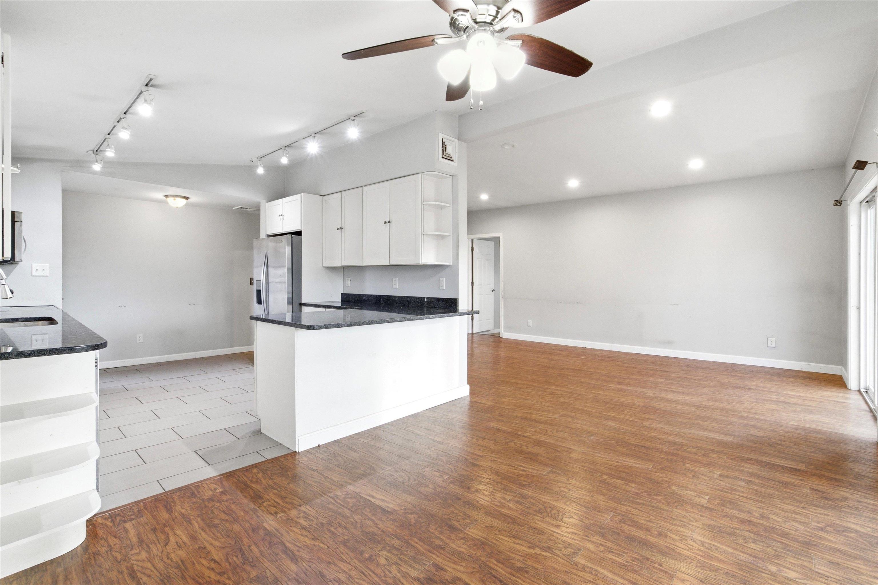 2 Memory Lane Hooksett, NH 03106 - Photo 7 of 26