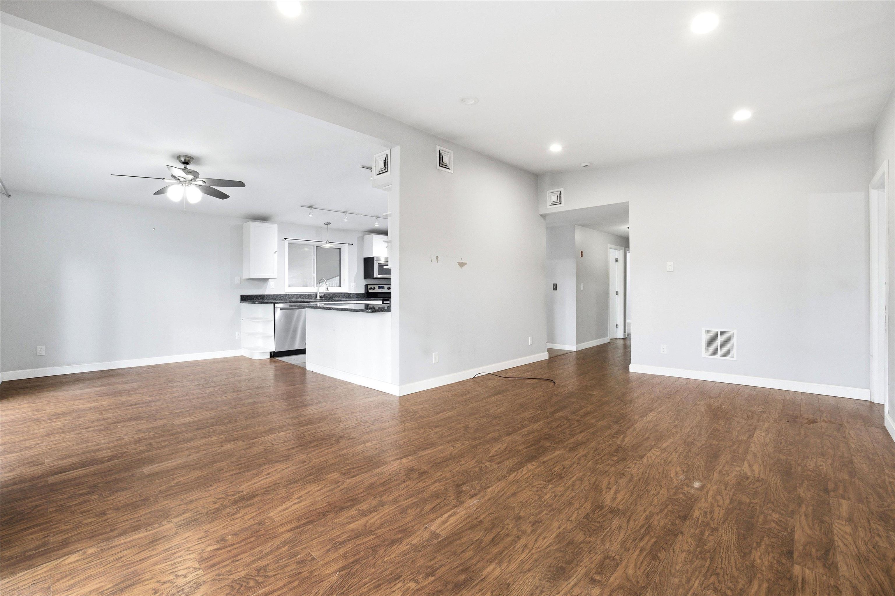 2 Memory Lane Hooksett, NH 03106 - Photo 8 of 26