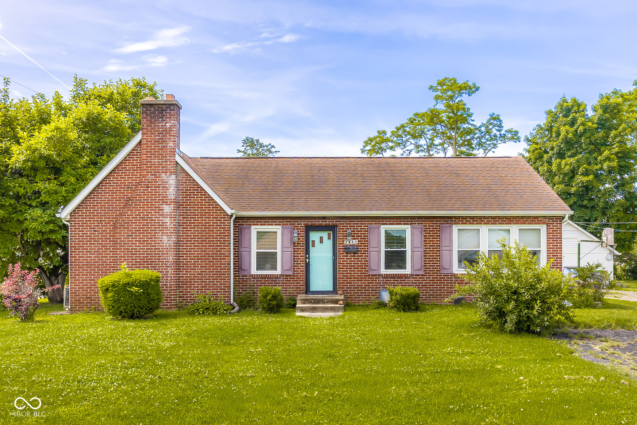 2411 Ohio Avenue Columbus, IN 47201 - Photo 1 of 49