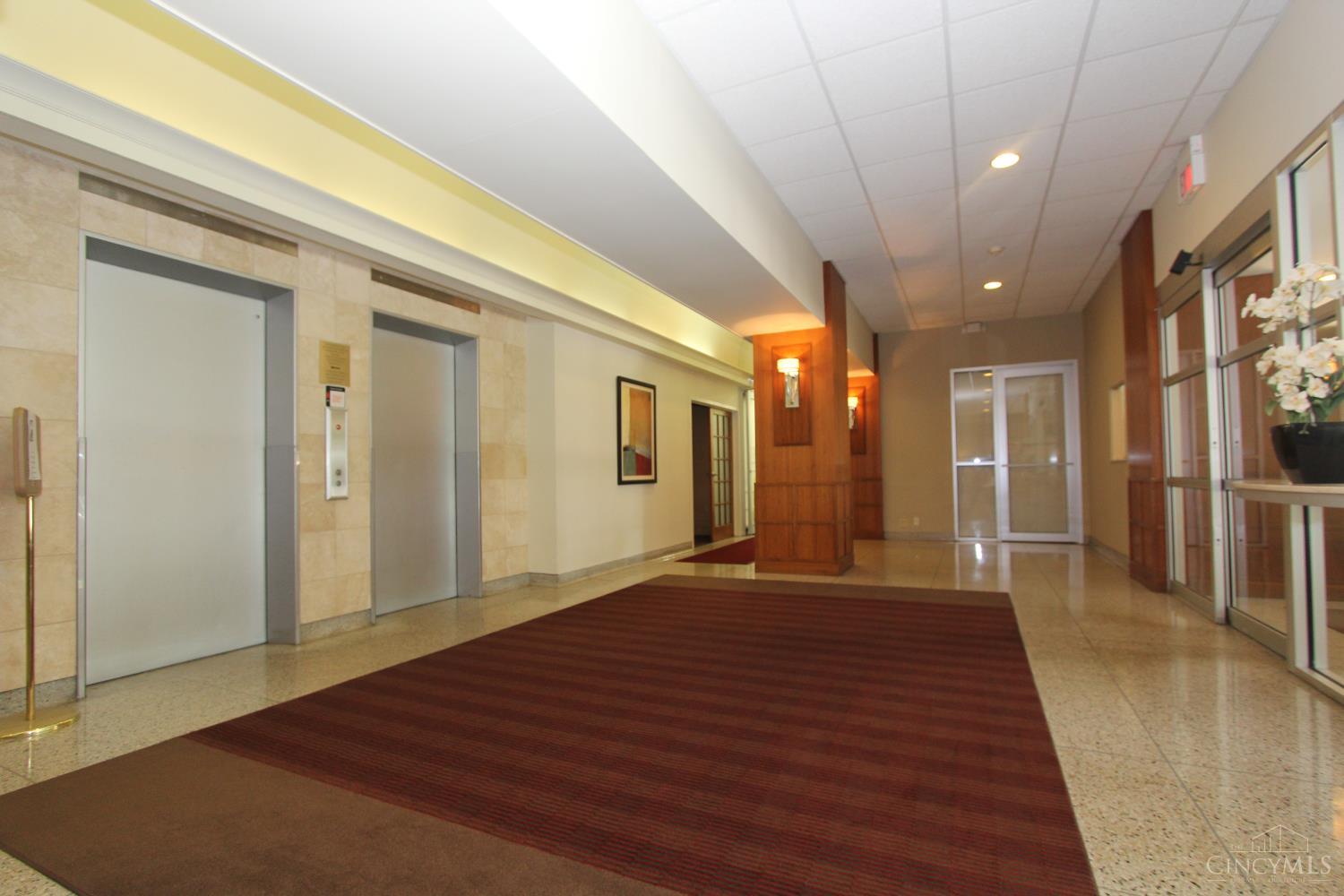 2324 Madison Road, Unit 809 Cincinnati, OH 45208 - Photo 28 of 30 Gallery Image 28
