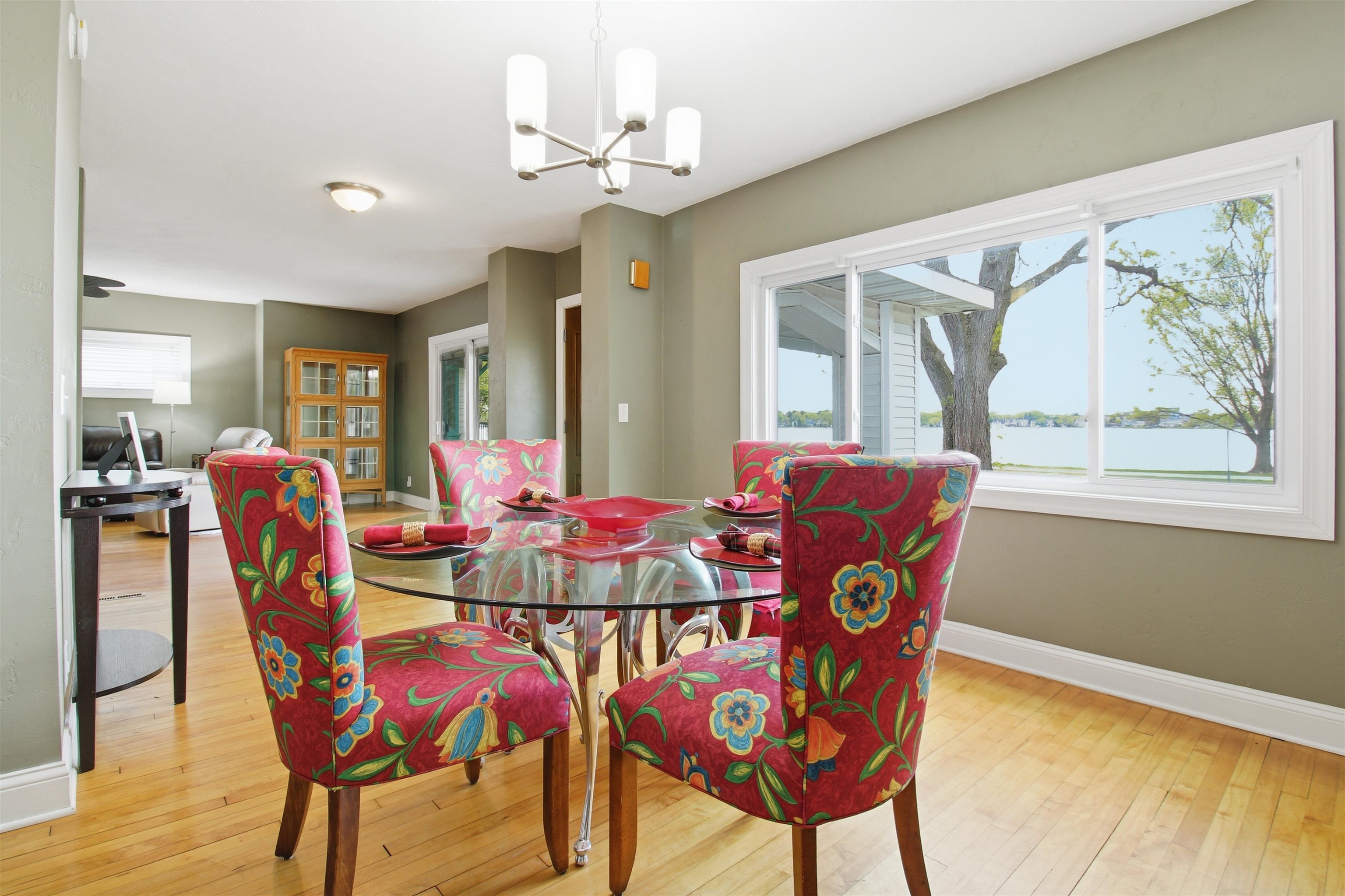 135 South Brittingham Place Madison, WI 53715 - Photo 13 of 27
