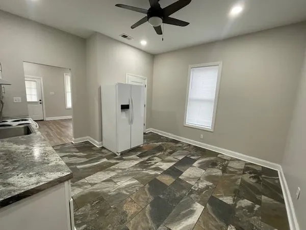 $1,300 | 1045 Ayers Street, Memphis, TN 38107