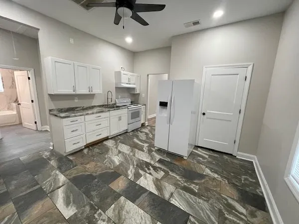 $1,300 | 1045 Ayers Street, Memphis, TN 38107