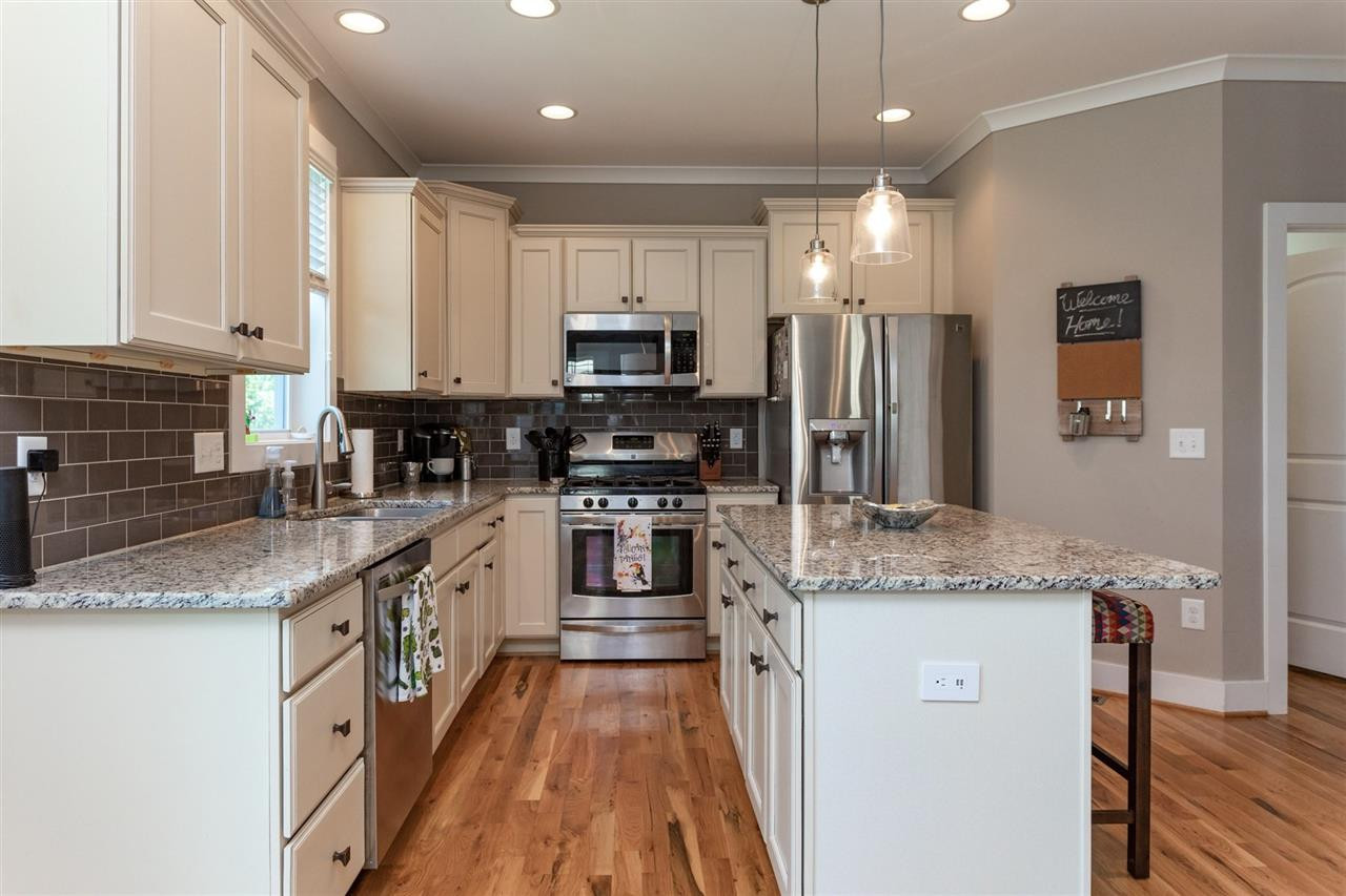 153 Pineland Circle Raleigh, NC 27606 - Photo 8 of 25 Kitchen