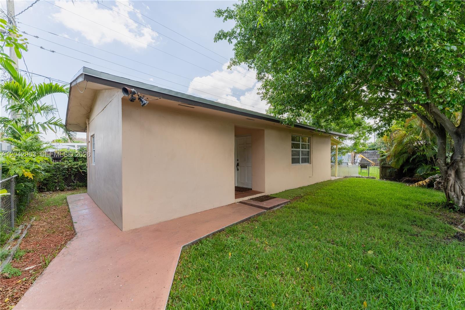 9265 Southwest 38th Street Miami, FL 33165 - Photo 11 of 18