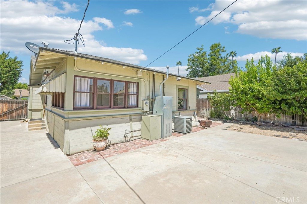 4158 Highland Place Riverside, CA 92506 - Photo 25 of 36