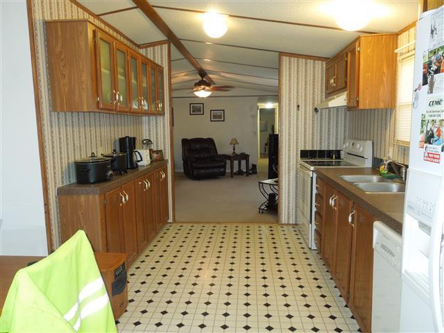 1818 Church Road Clarksville, TN 37040 - Photo 9 of 20 Good cabinet space wth the dining area to the side.