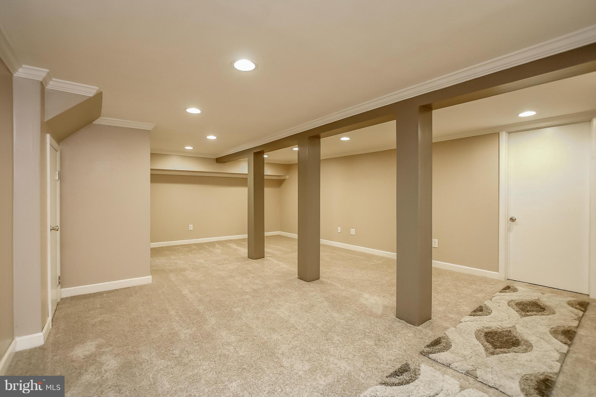 814 Dorchester Road Baltimore, MD 21229 - Photo 22 of 30 a view of an empty room