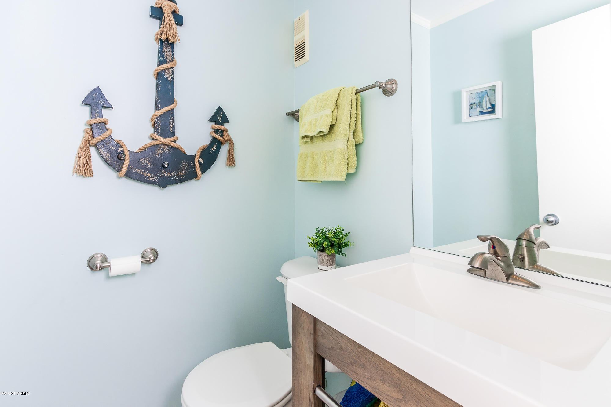 2402 West Fort Macon Road, Unit 306G Atlantic Beach, NC 28512 - Photo 24 of 39 Full guest bathroom