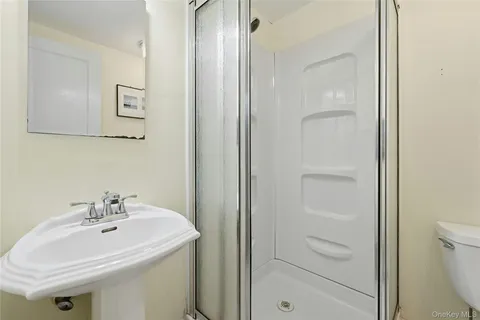 $619,000 | 17 Pauchogue Avenue, East Islip, NY 11730