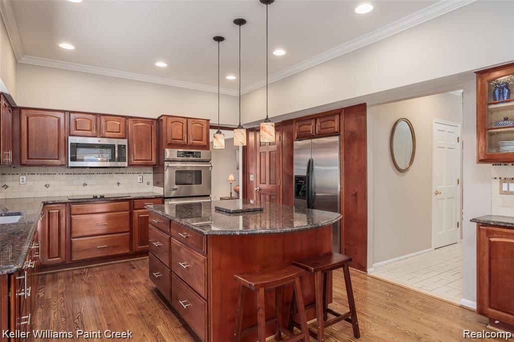 1864 Rapids Way Rochester, MI 48309 - Photo 14 of 52 1864 Rapids Way-14.jpg