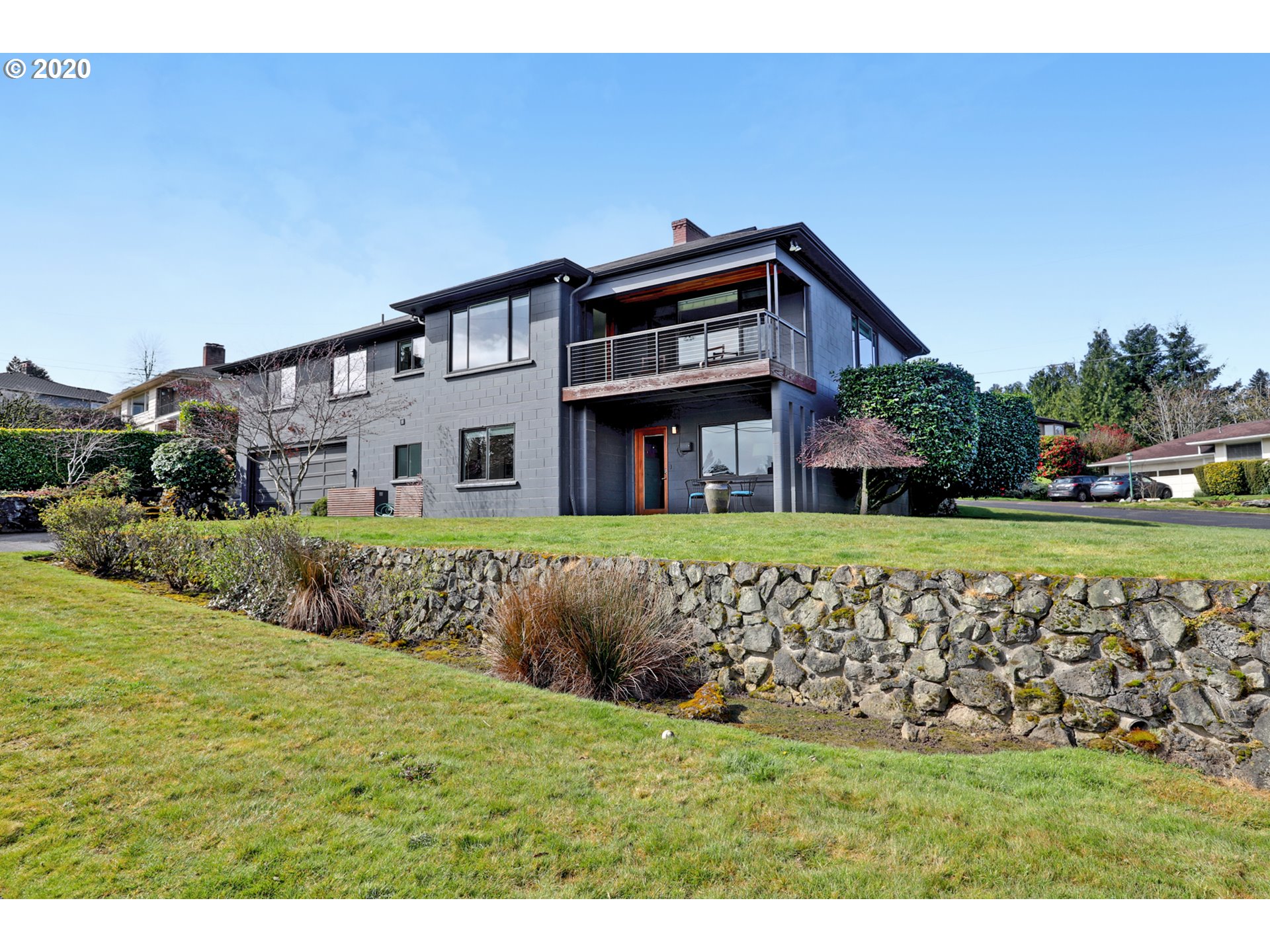 8020 Southwest Ruby Terrace Portland, OR 97219 - Photo 2 of 24 Gallery Image 2