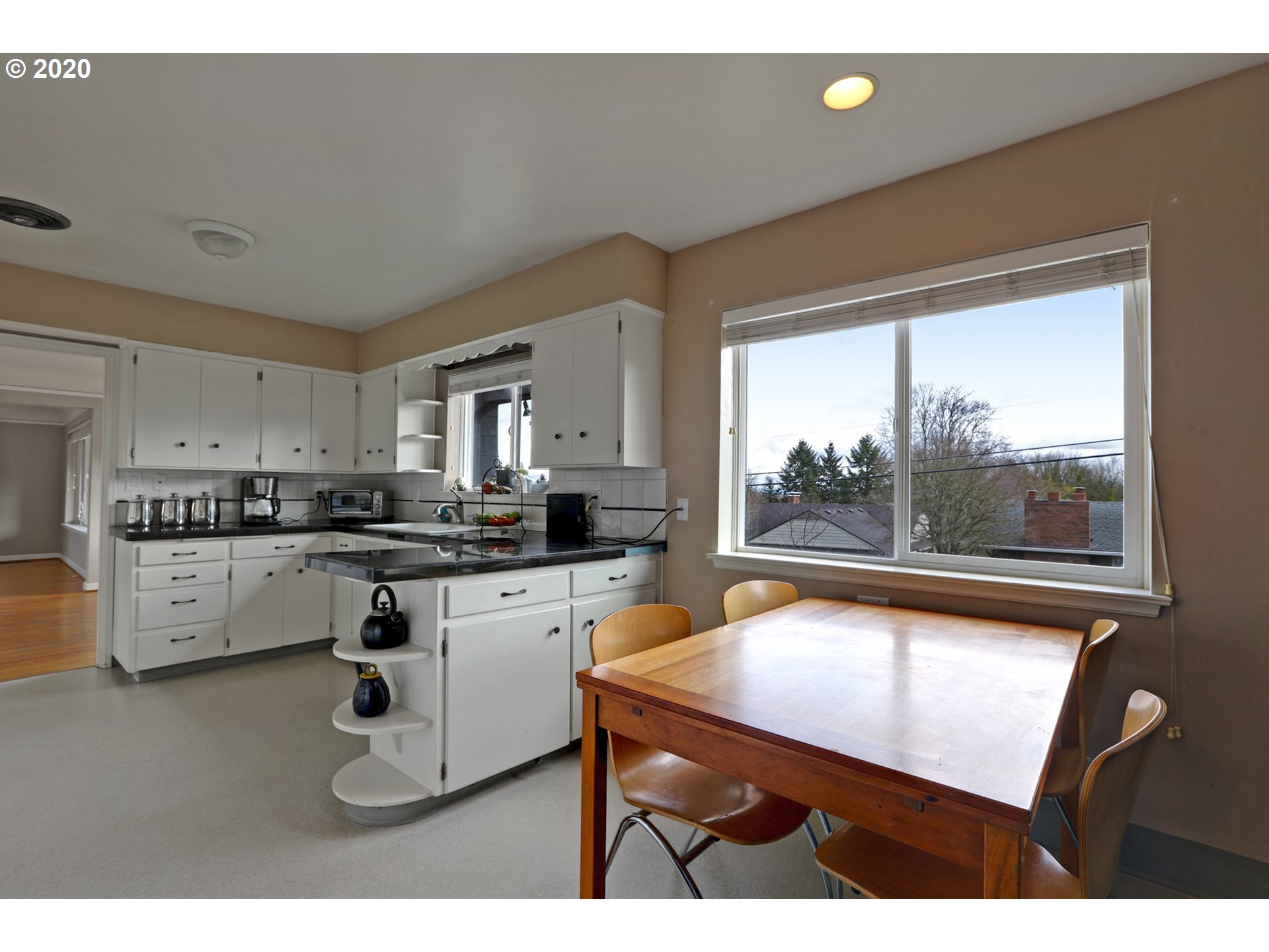 8020 Southwest Ruby Terrace Portland, OR 97219 - Photo 10 of 24 Gallery Image 10