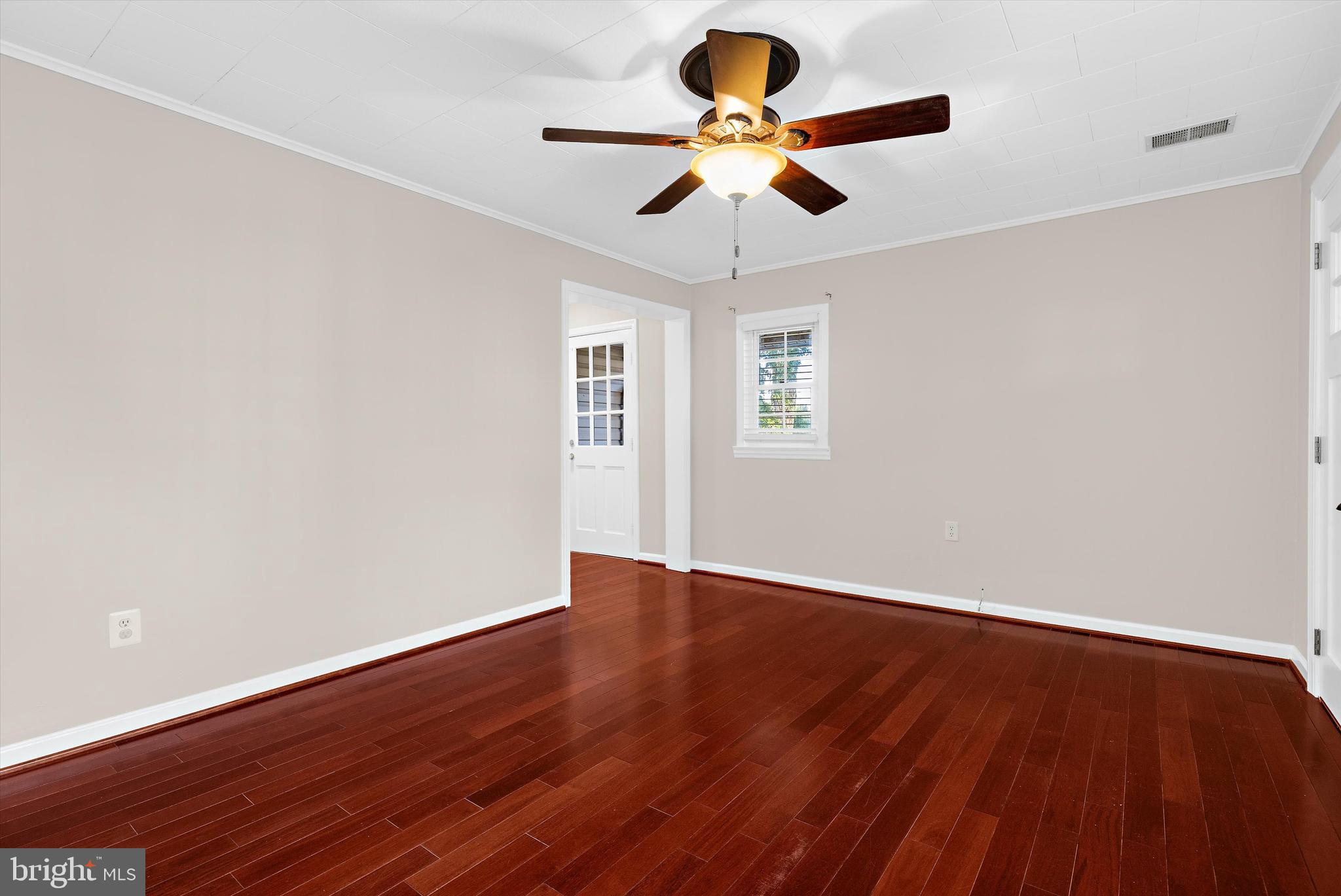 333 Magothy Beach Road Pasadena, MD 21122 - Photo 7 of 51