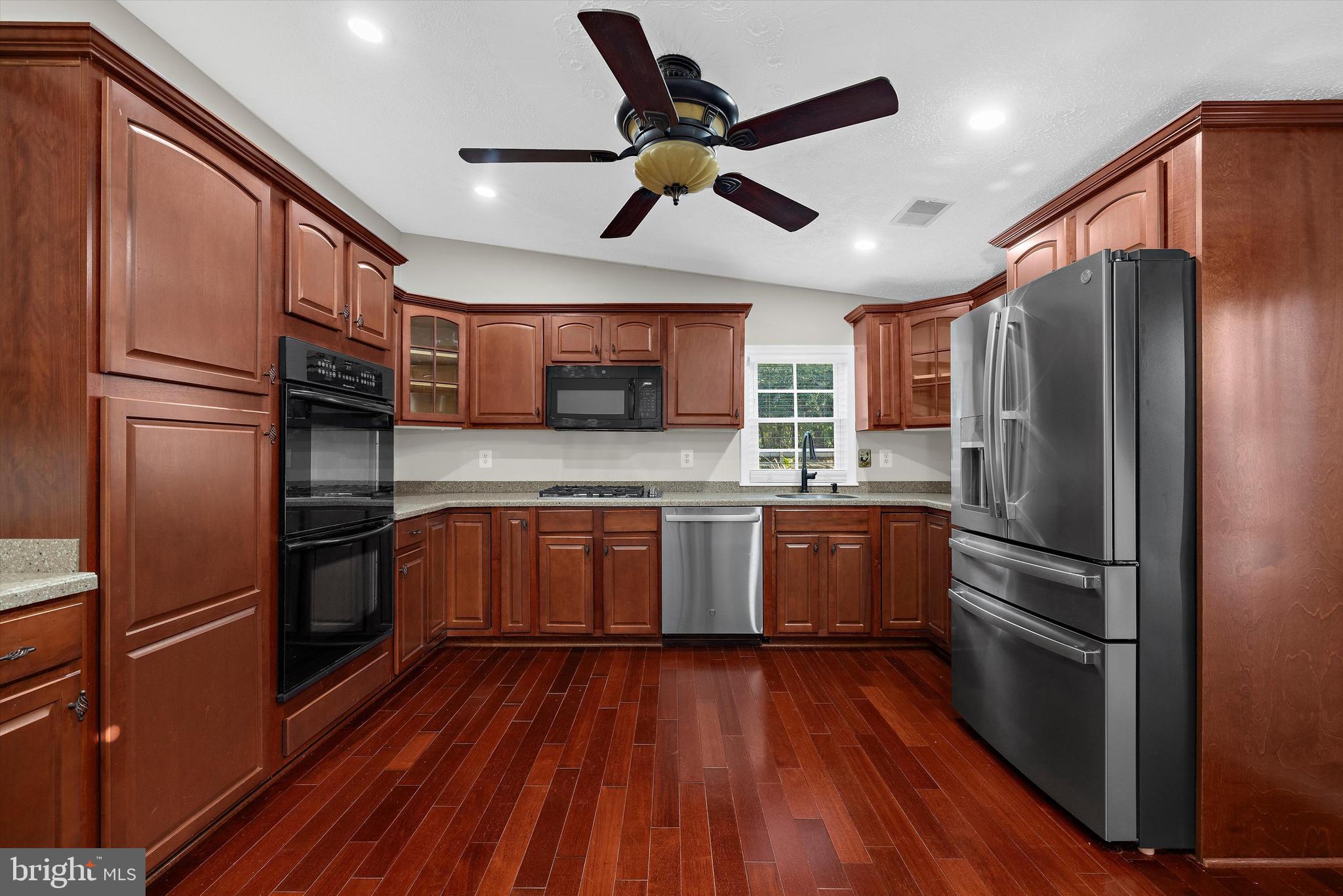 333 Magothy Beach Road Pasadena, MD 21122 - Photo 8 of 51 Eat-In Kitchen