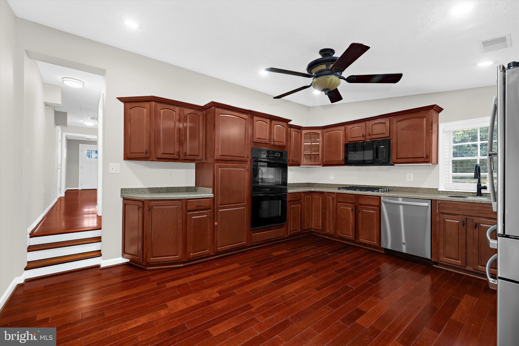 333 Magothy Beach Road Pasadena, MD 21122 - Photo 9 of 51