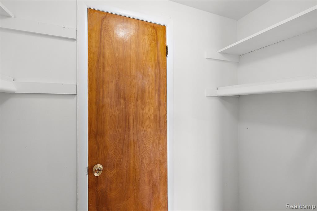 4260 15 Mile Road Sterling Heights, MI 48310 - Photo 23 of 28