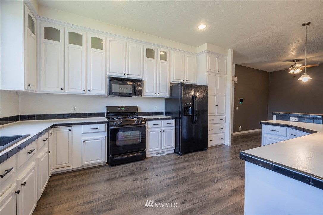 3311 East Rasor Road Belfair, WA 98528 - Photo 10 of 30 Gallery Image 10