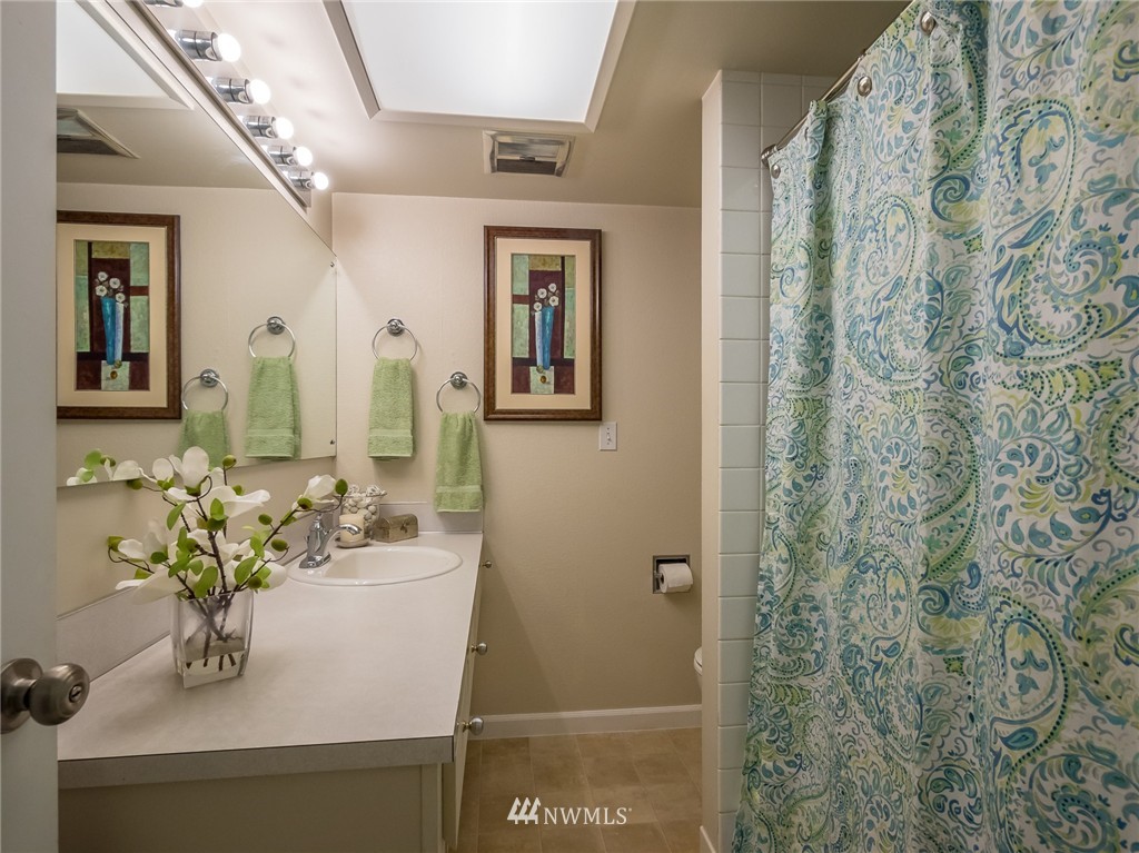 2624 Northeast 24th Street Renton, WA 98056 - Photo 18 of 22 Gallery Image 18