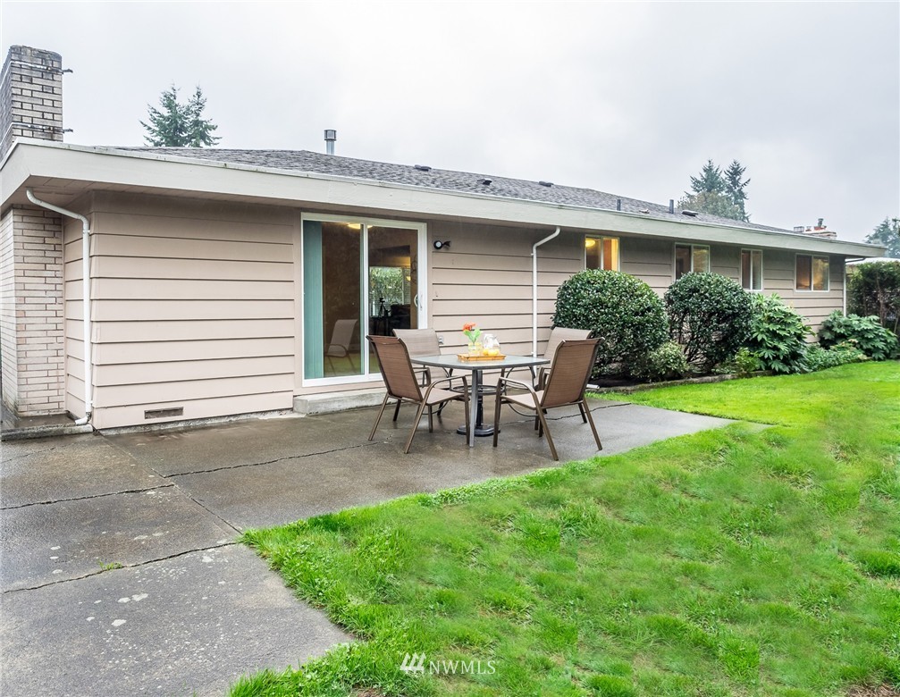 2624 Northeast 24th Street Renton, WA 98056 - Photo 21 of 22 Gallery Image 21