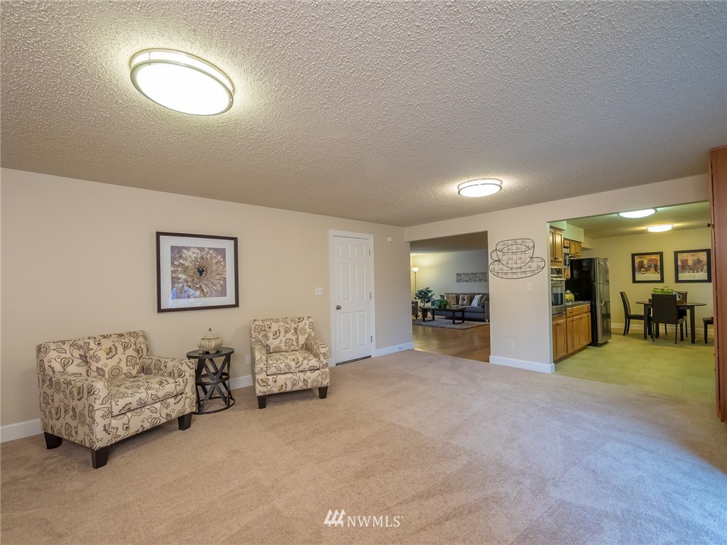 2624 Northeast 24th Street Renton, WA 98056 - Photo 8 of 22 Gallery Image 8