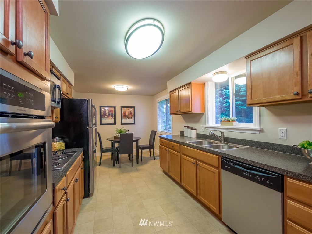 2624 Northeast 24th Street Renton, WA 98056 - Photo 9 of 22 Gallery Image 9