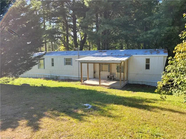 $78,000 | 3237 Mountain View Road, Glade Valley, NC 28627