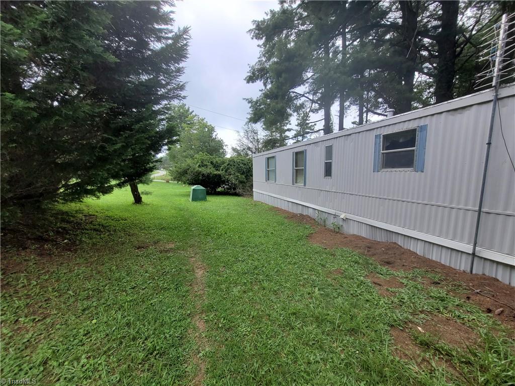 3237 Mountain View Road Glade Valley, NC 28627 - Photo 3 of 16