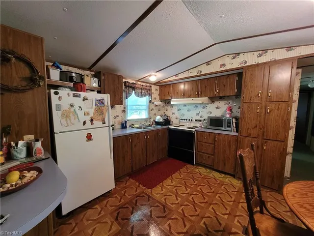 $78,000 | 3237 Mountain View Road, Glade Valley, NC 28627