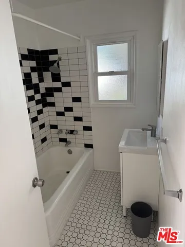 $2,900 | 4418-4420 Inglewood Boulevard, Unit 4420, Los Angeles, CA 90066