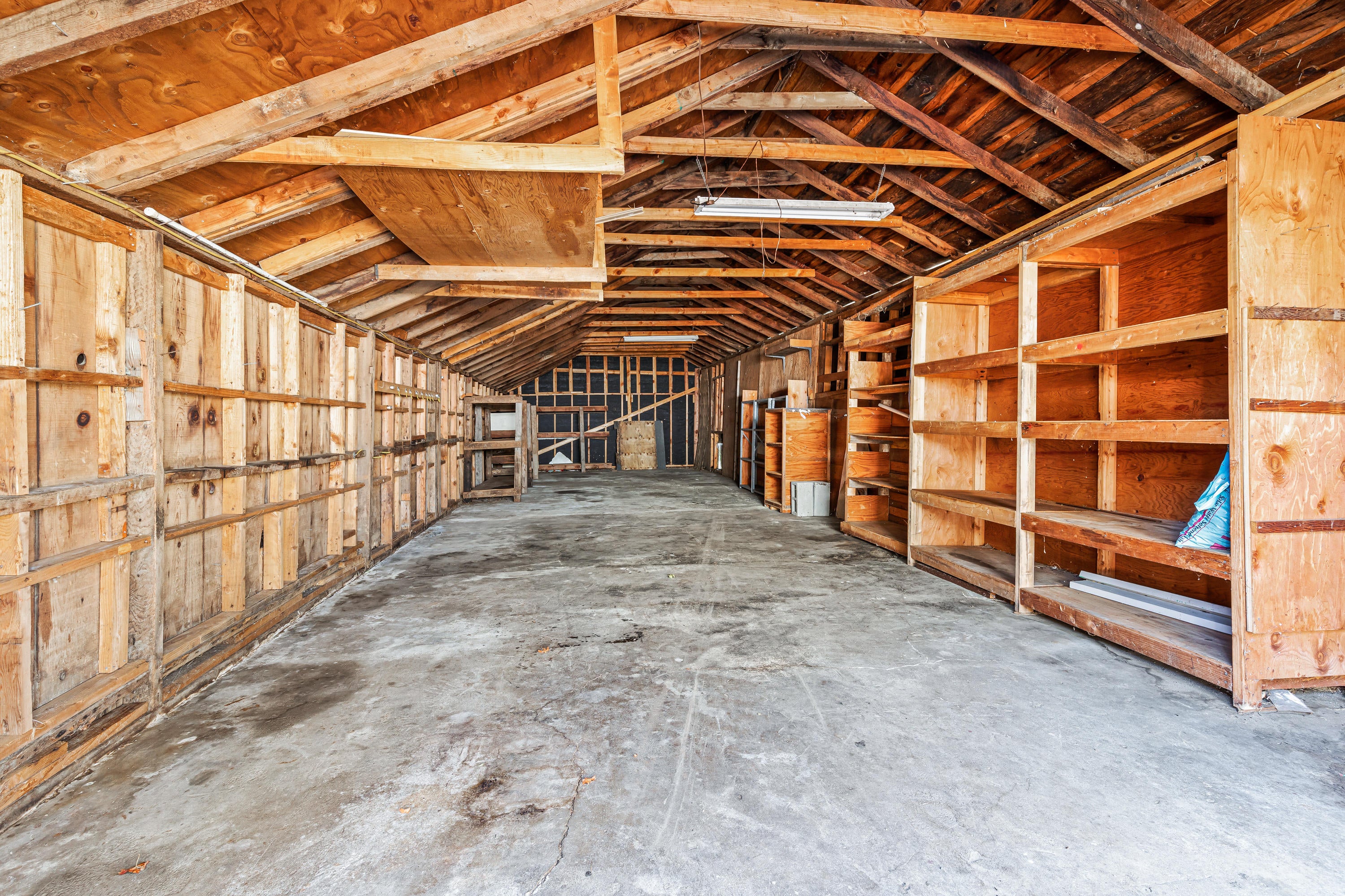 6745 North Applegate Road Grants Pass, OR 97527 - Photo 45 of 82 9R9A9424