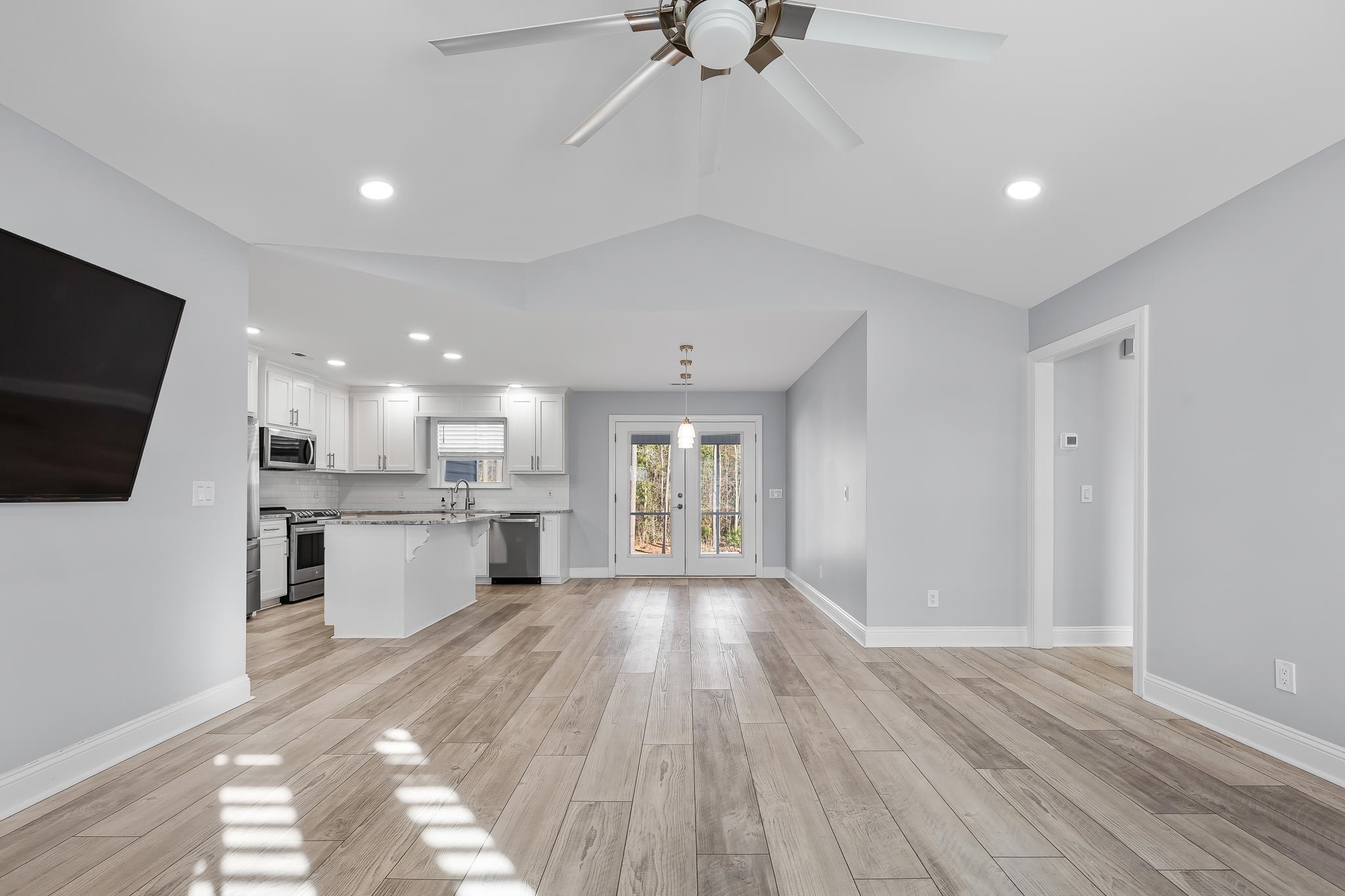 226 Penn Circle Galivants Ferry, SC 29544 - Photo 6 of 37