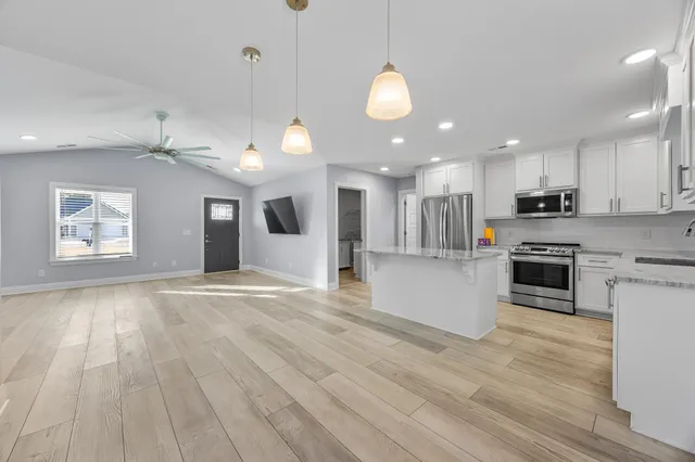 $429,900 | 226 Penn Circle, Galivants Ferry, SC 29544