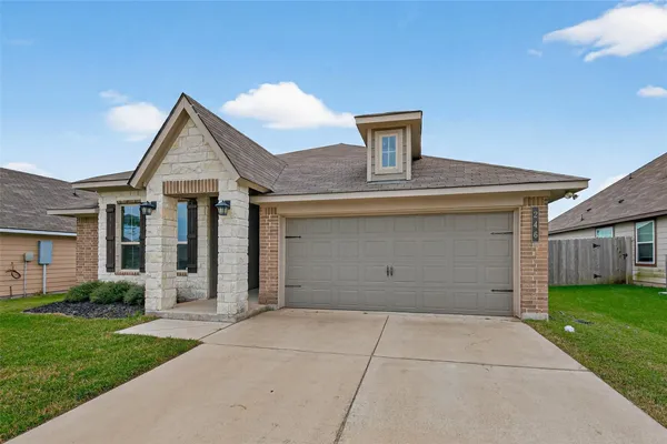 $2,100 | 246 Brock's Lane, Montgomery, TX 77356
