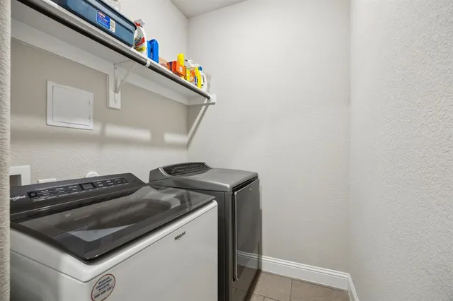 a close up view of washer and dryer