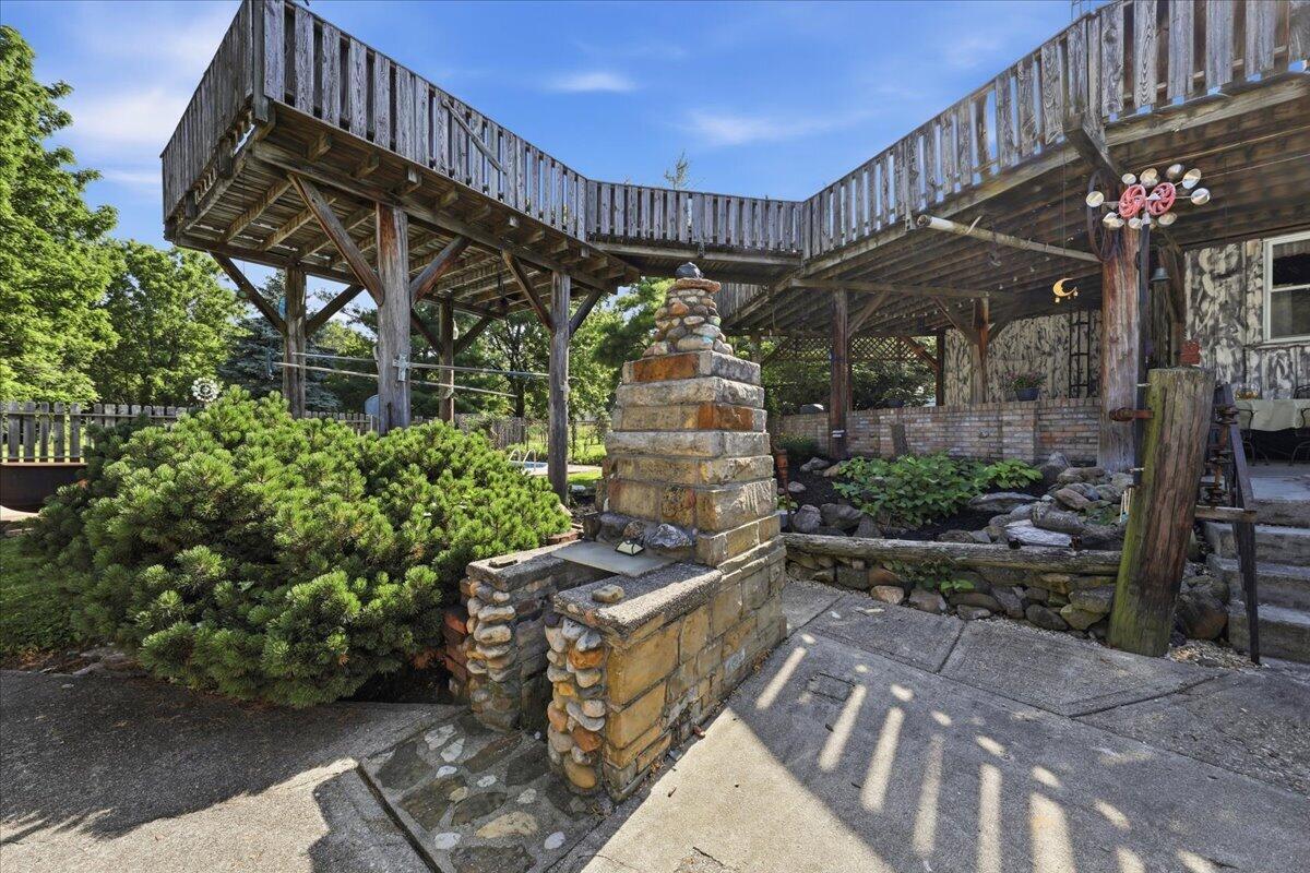 2955 Mechanicsburg Road Springfield, OH 45503 - Photo 31 of 55 17-Deck and Outdoor Grill