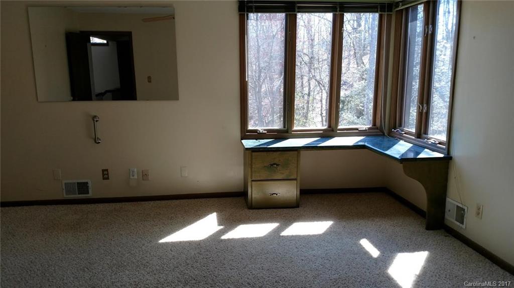 109 Timberlake Drive Inman, SC 29349 - Photo 3 of 10 a room with window