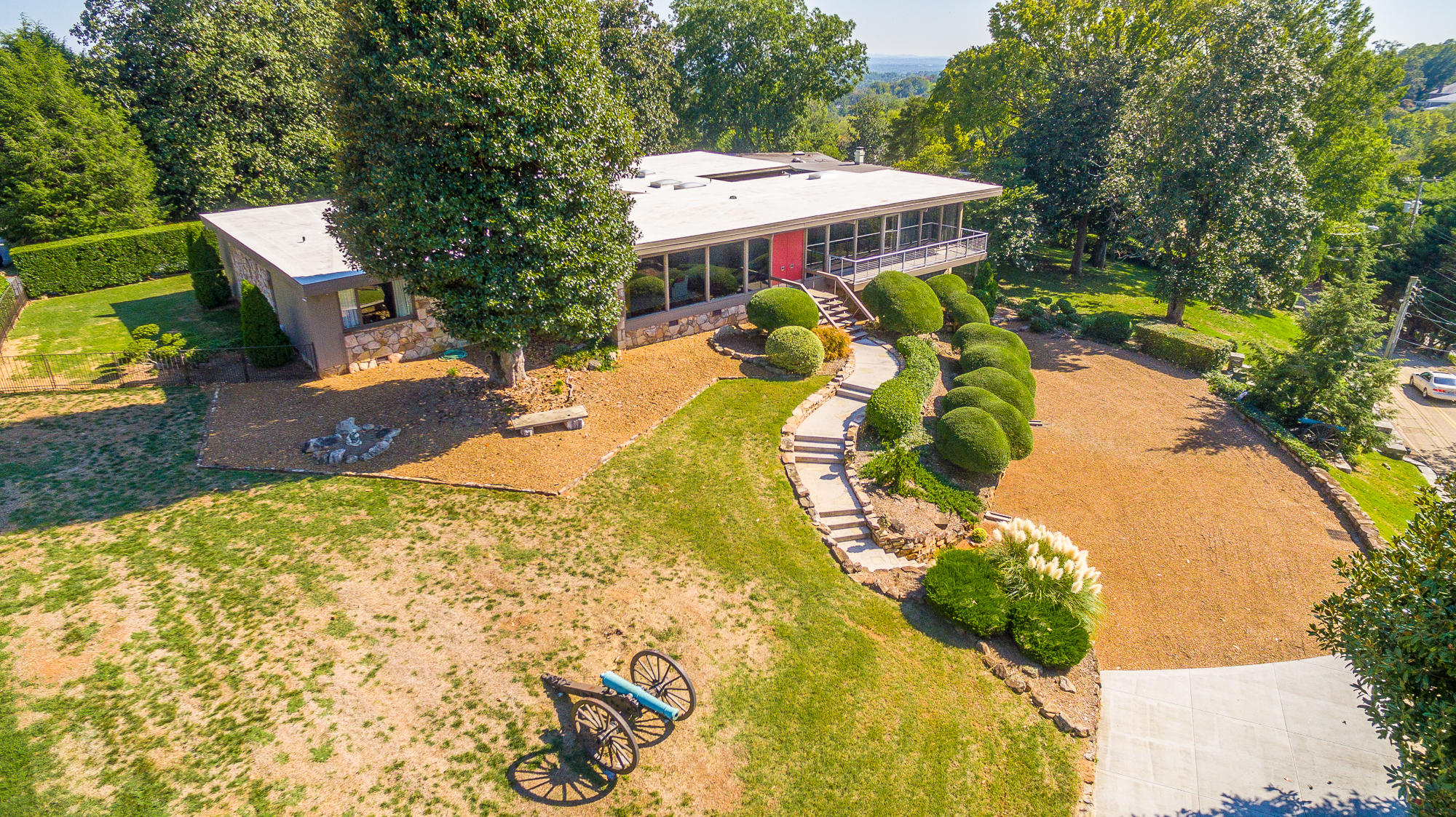 20 North Crest Road Chattanooga, TN 37404 - Photo 2 of 97 20 S Crest Dr. HD-13