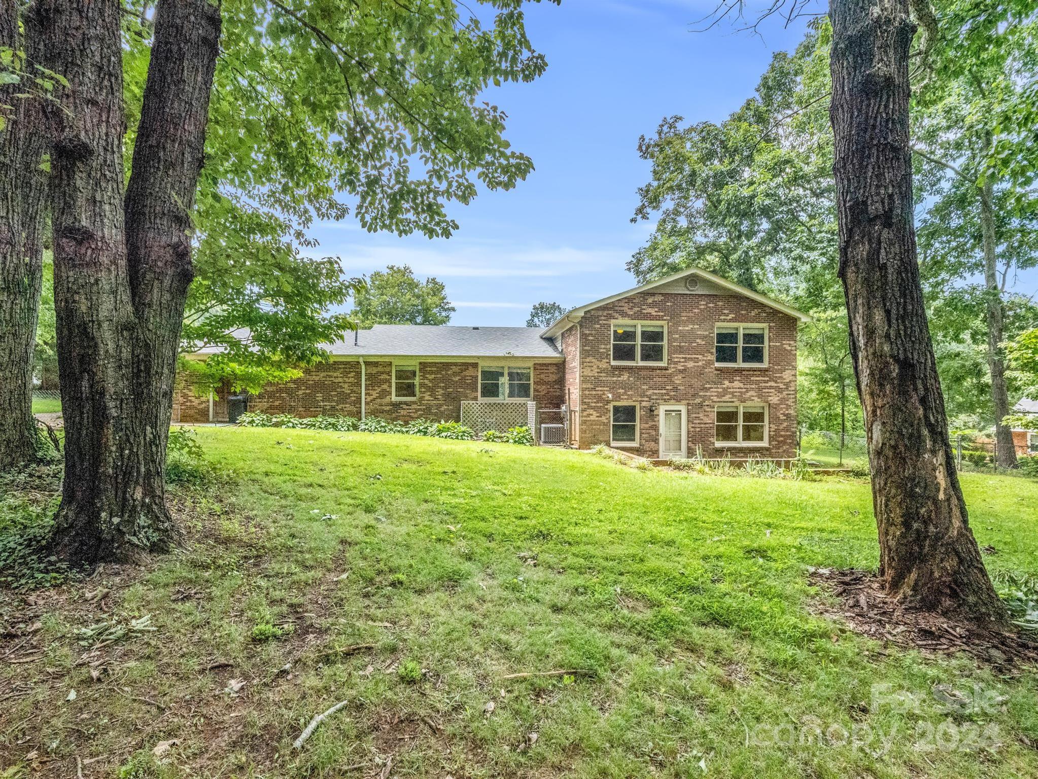 772 Fernwood Road Lincolnton, NC 28092 - Photo 2 of 36 Gallery Image 2