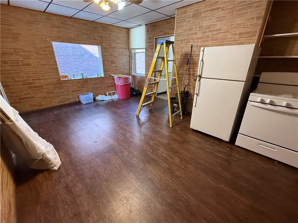 122 Greydon Avenue McKees Rocks, PA 15136 - Photo 9 of 22