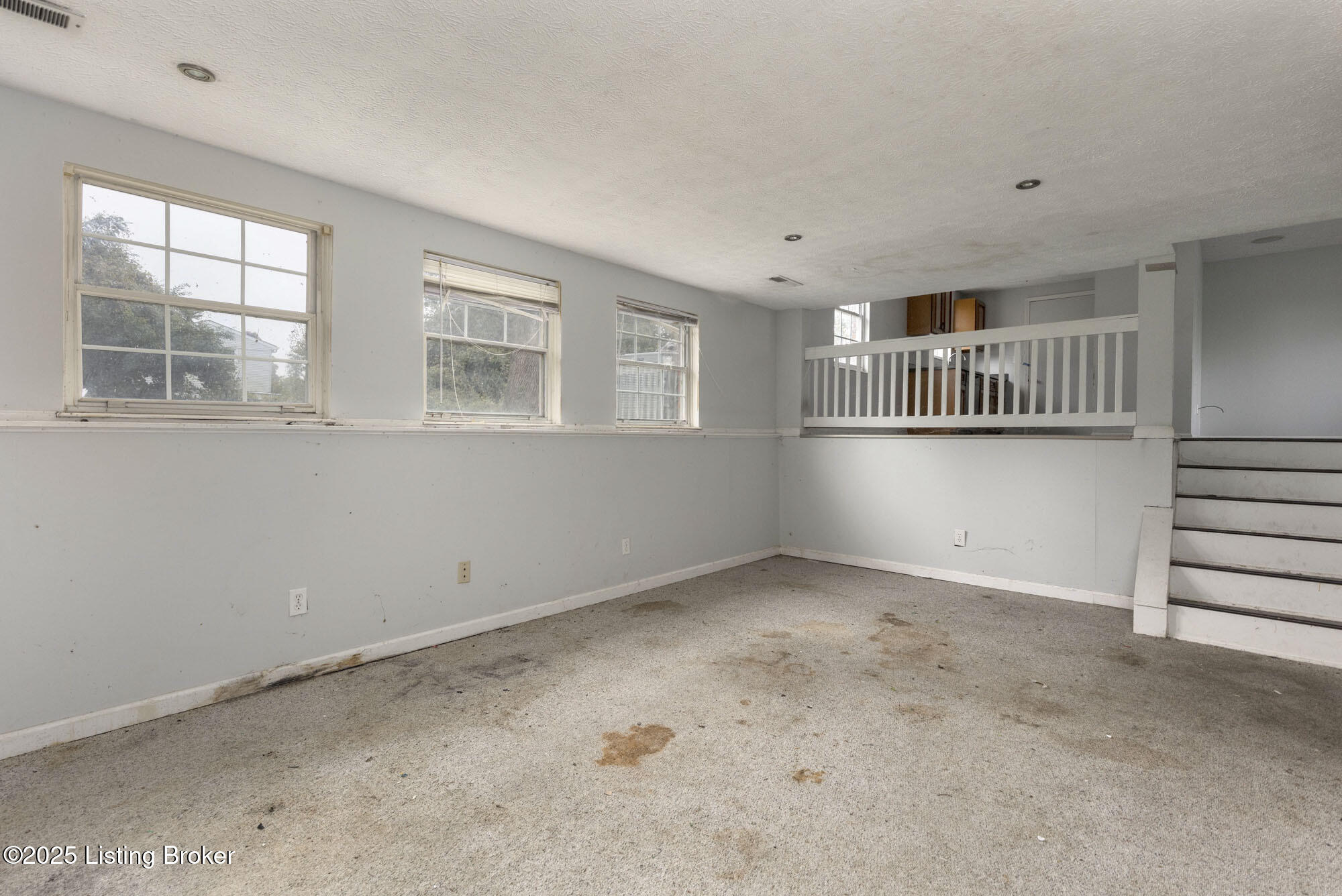 6400 Overton Road Louisville, KY 40228 - Photo 10 of 27 Overton010
