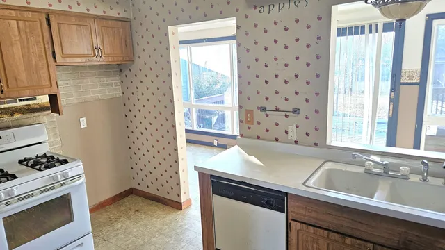 $140,000 | 2310 North Winnebago Street, Rockford, IL 61103