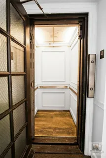 $500,000 | 200 South Maple Avenue, Unit 12, Oak Park, IL 60302