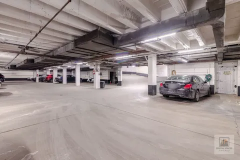 $500,000 | 200 South Maple Avenue, Unit 12, Oak Park, IL 60302