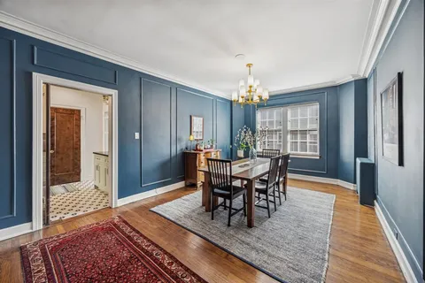 $500,000 | 200 South Maple Avenue, Unit 12, Oak Park, IL 60302