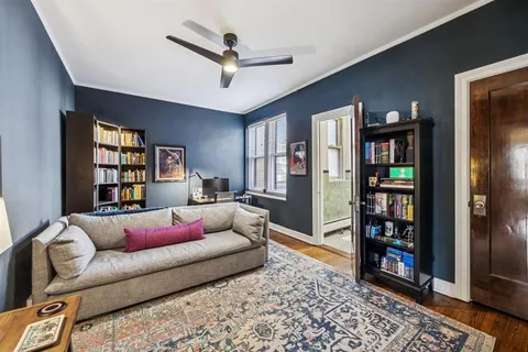 $500,000 | 200 South Maple Avenue, Unit 12, Oak Park, IL 60302