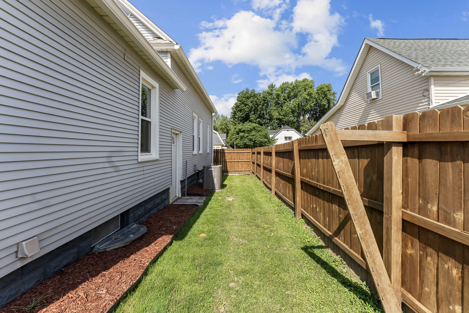 240 45th Street Moline, IL 61265 - Photo 32 of 34