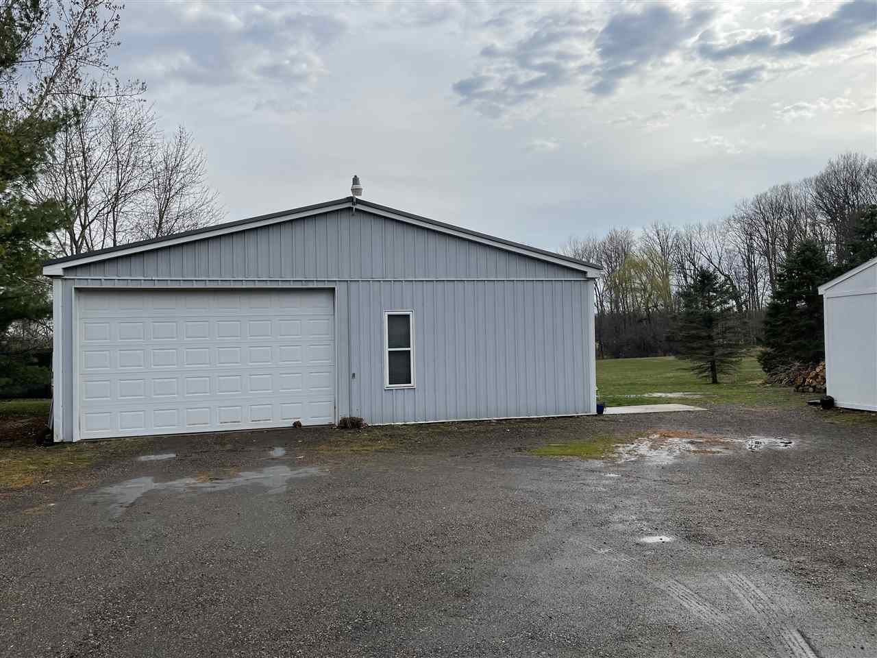 11348 Kinneville Road Eaton Rapids, MI 48827 - Photo 2 of 34 50038106-1.JPG