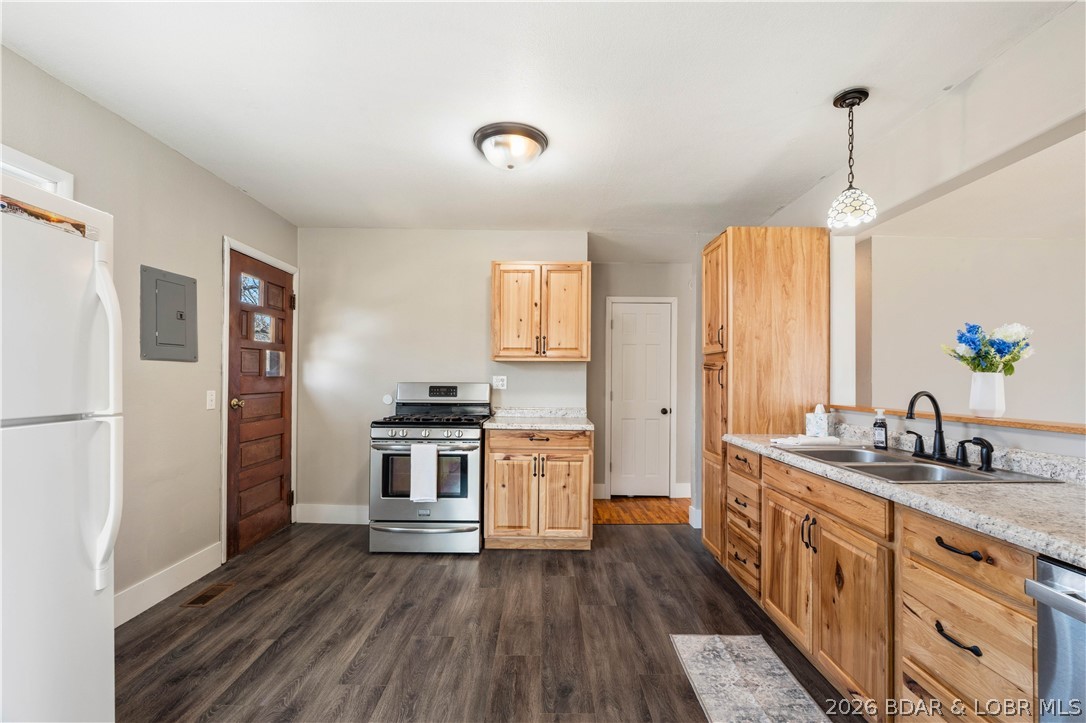 1598 Long Lane Eldon, MO 65026 - Photo 6 of 39